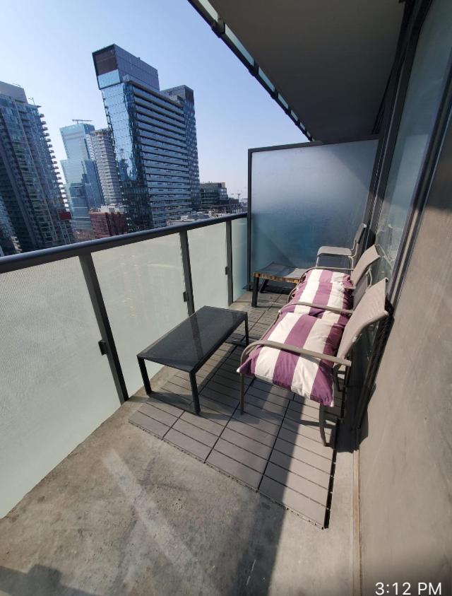 Comfortable Central Downtown Condo - 토론토 외부 사진